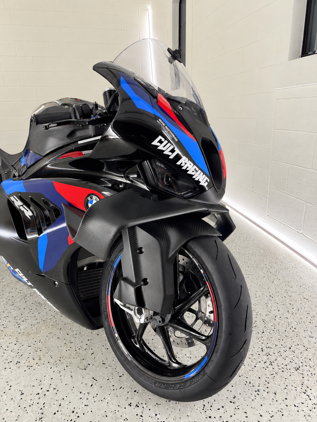 Cult Racing sticker on bike, cleaned lifestyle photo 4